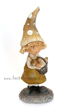 Pilzkind Mädchen stehend