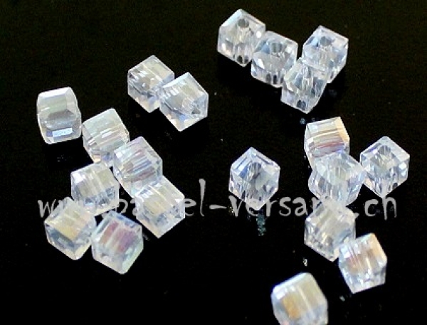 Glasperle Würfel 4 x 4mm kristall