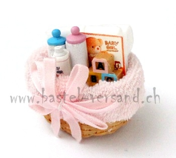 Korb mit Babyartikel