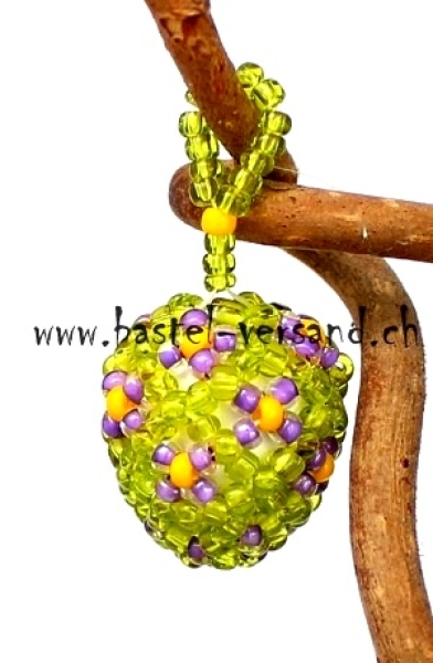 Perlenei ca. 2,2cm Blümchen grün