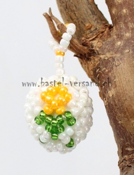 Perlenei ca. 2,2cm Blümchen weiss