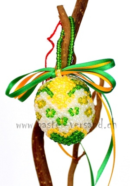 Perlenei ca. 4cm Blümchen grün