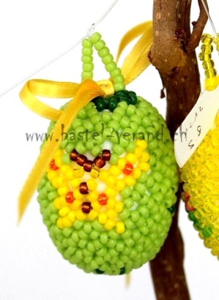 Perlenei ca. 4cm Schmetterling / Blümchen grün