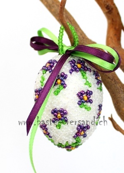 Perlenei ca. 5,5cm Streublümchen violett