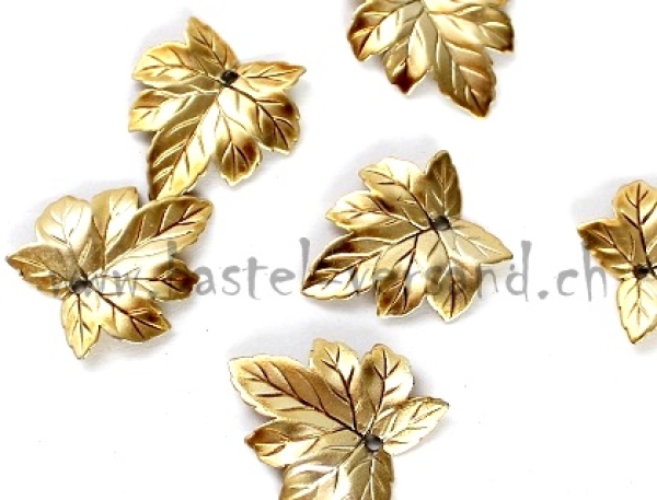 Ahornblatt goldfarbig