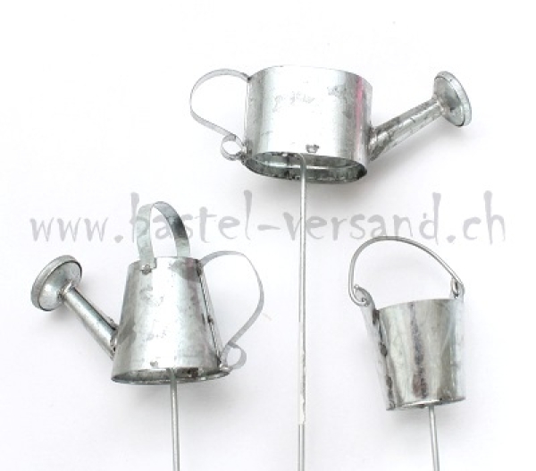 Blechkesseli und Giesskanne