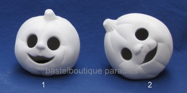 Rohkeramik Kürbis mit ausgeschnitten Augen und Mund