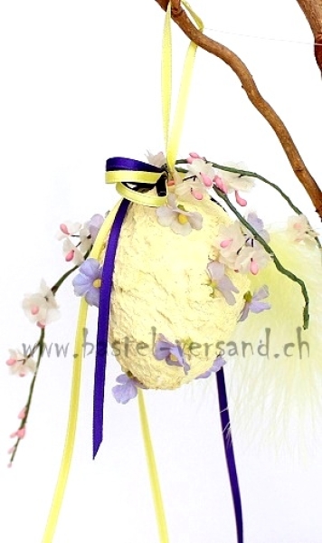 Ei gelb mit Blümchen