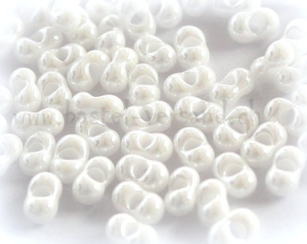 Farfalle weiss irisierend 2 x 4mm