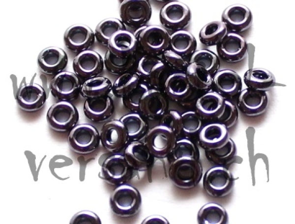 Toho Demi Round 8/0 metallic amethyst gunmetal